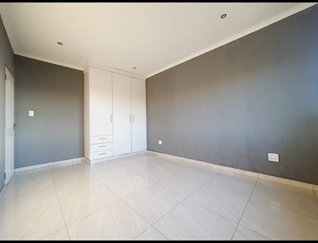 1 BEDROOM APARTMENT TO LET IN RABIE RIDGE